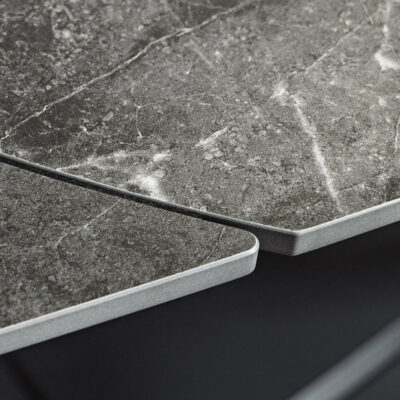 Dizajnový jedálenský stôl INCEPTION 130-190 cm rozkladací oválny s keramickou doskou, antracitový mramorový vzhľad