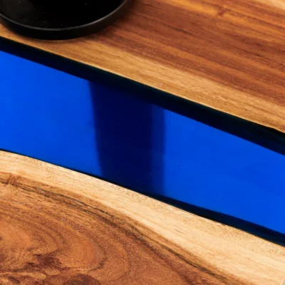 Konferenčný stolík LIQUID 110 cm akáciové drevo s modrým epoxidovým pásom